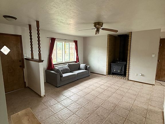 4th image of 143 Road 2400