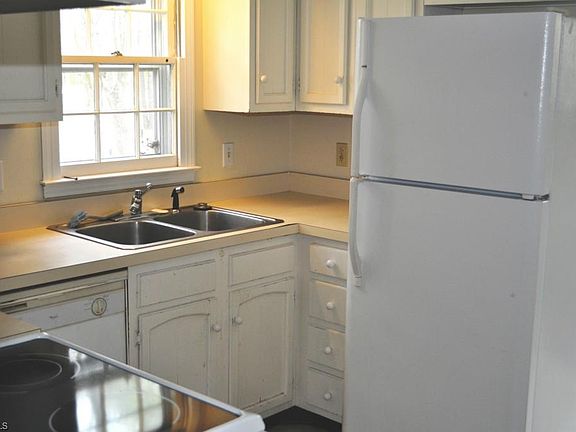 3rd image of 1501 Wilton Dr