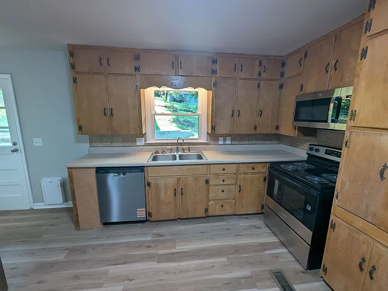 5412 Anah St — Photo 2