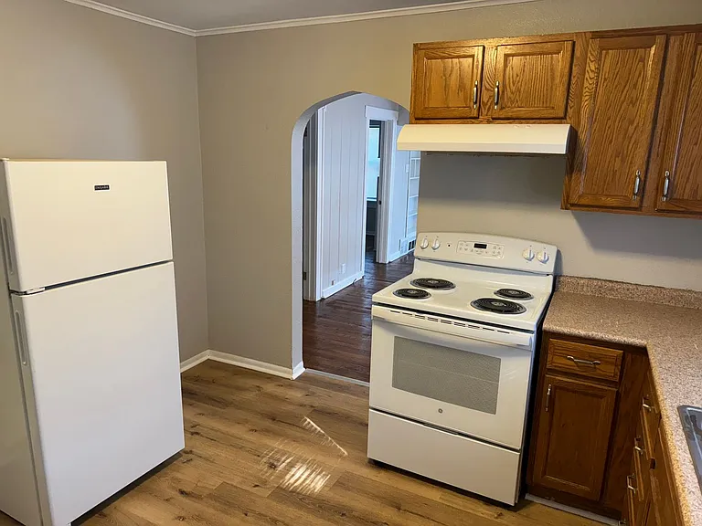 341 E Leland Ave — Photo 6
