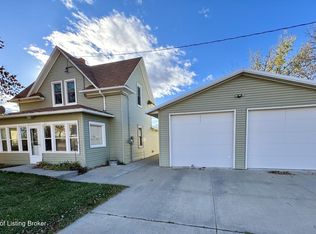 311 3rd St NE, Belfield, ND 58622