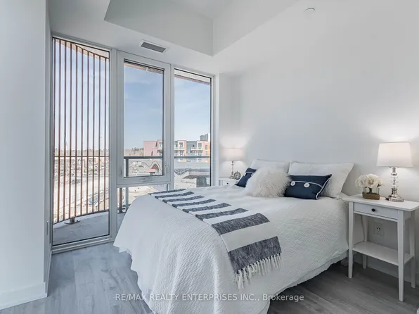 220 Missinnihe Way, Mississauga, ON