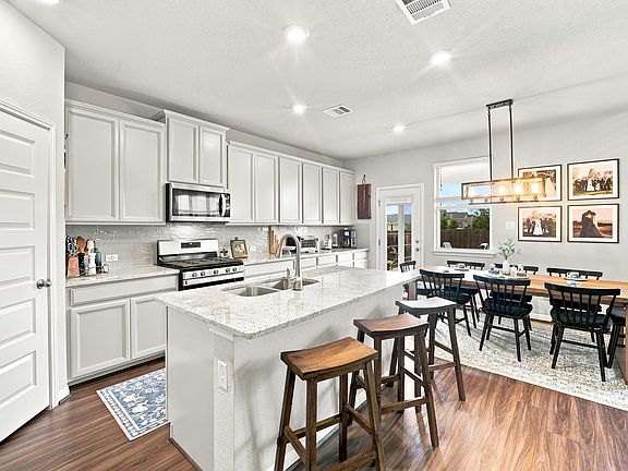 4th image of 12902 Staubach Way
