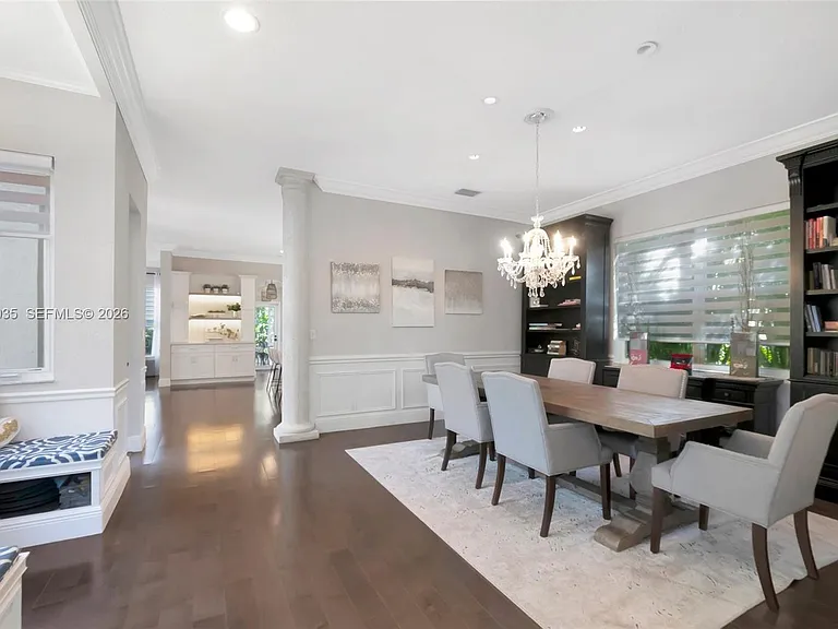 375 SW 16th St — Photo 6