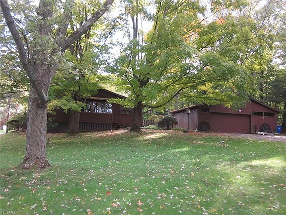 3rd image of 2254 Leonard St