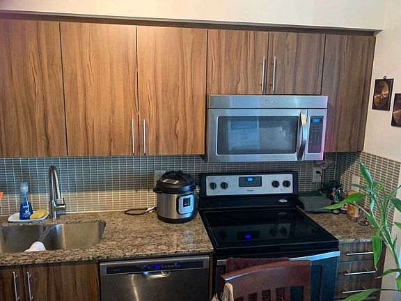 5th image of 65 Speers Rd #1512