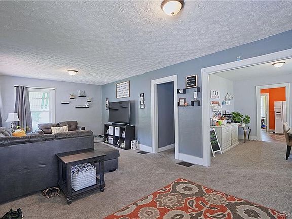 3rd image of 221 W Main St