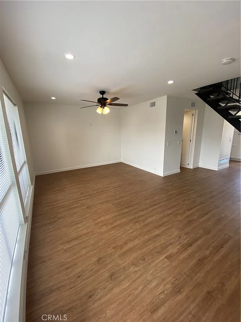 4 bed, 2.5 bath, 1418 sqft, $4,450 — Photo 4