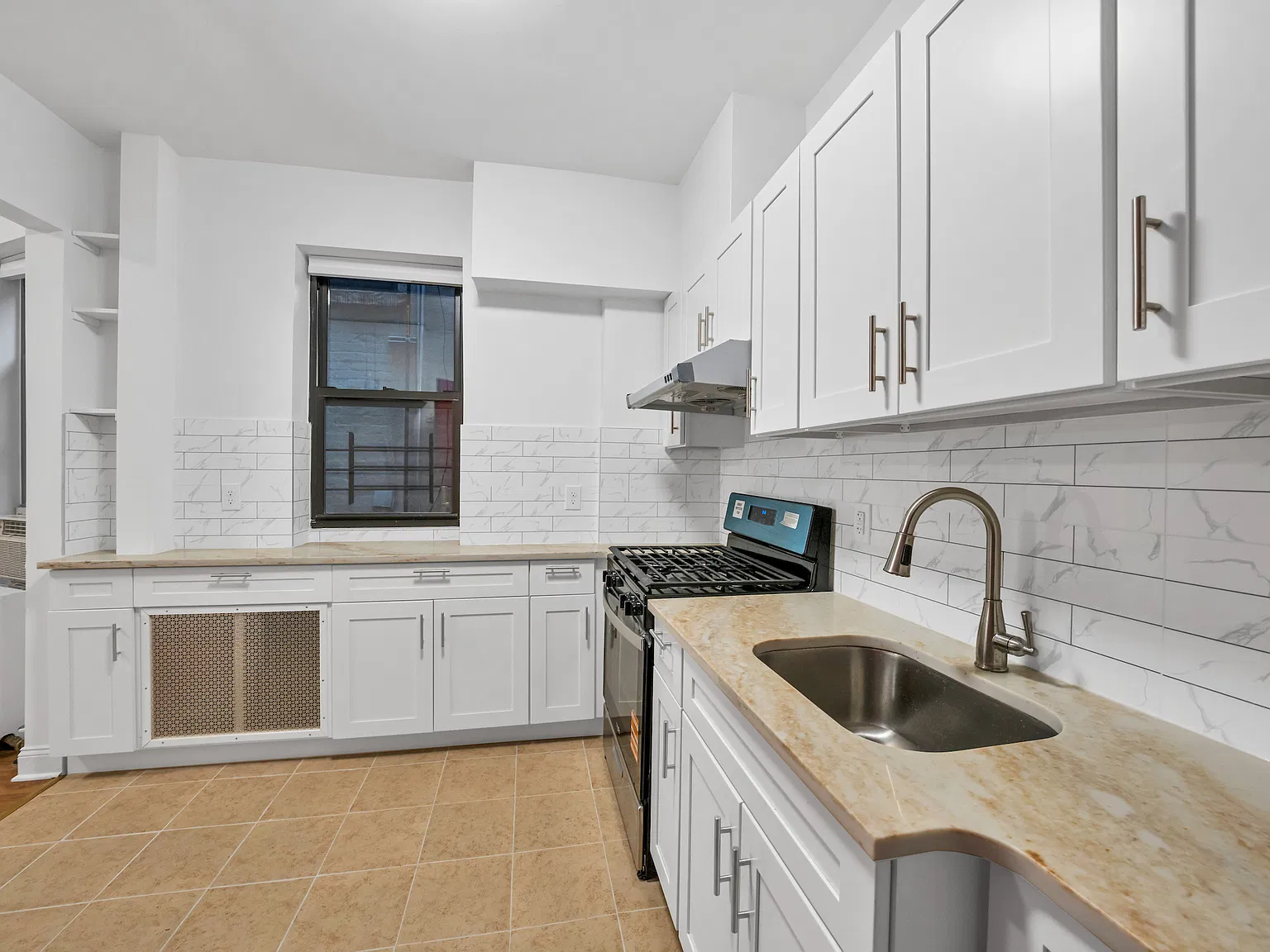 32 Mulberry Street — Photo 2