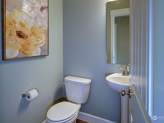5th image of 10705 36th Street E