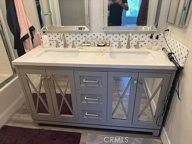3 bed, 1217 sqft, $3,975 — Photo 4