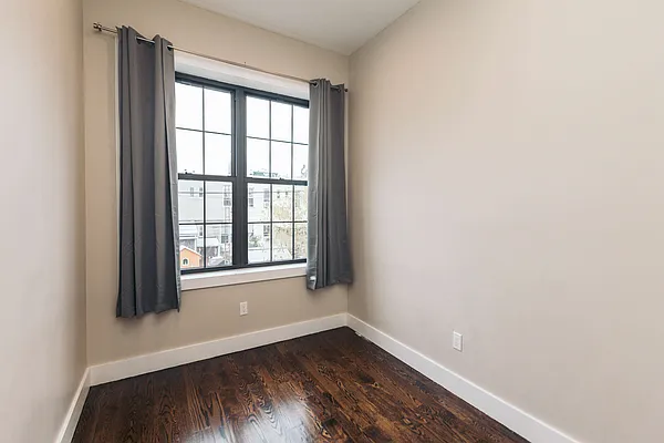 Rented by Nooklyn NYC LLC | media 47