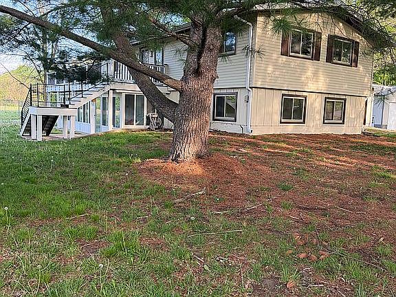 2nd image of 375 Lakeview Dr