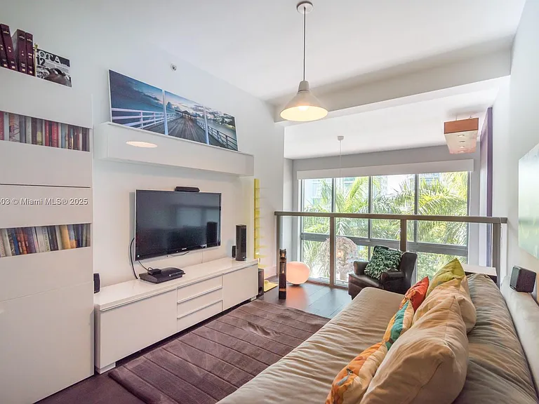 6000 Collins Ave #310 — Photo 7