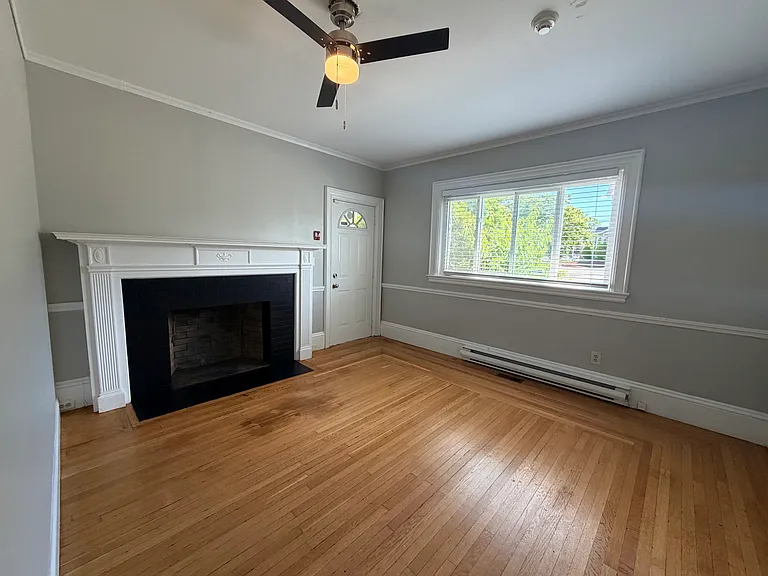 248 W Elm St #1 — Photo 11