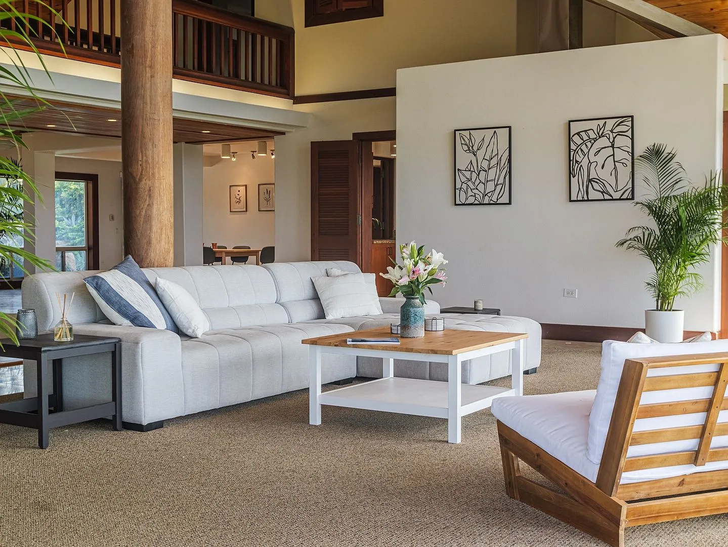 Luxury 5BR Oceanfront Home w/ Private Pool & Beach Access: Konishiki Beachhouse — Photo 4