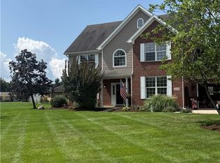 1600 Sunnington Grove Dr, Dayton, OH 45458
