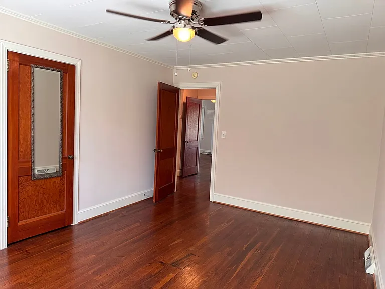 963 S Cox St — Photo 11