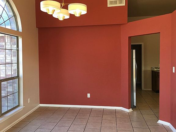 4th image of 125 NE Uvon Ln