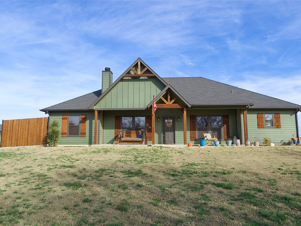 1st image of 700 N Mesquite St