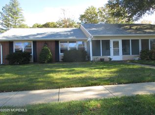 530A Portsmouth Dr, Lakewood, NJ 08701