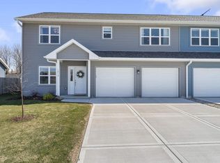 1915 Eggum Rd, Mount Horeb, WI 53572
