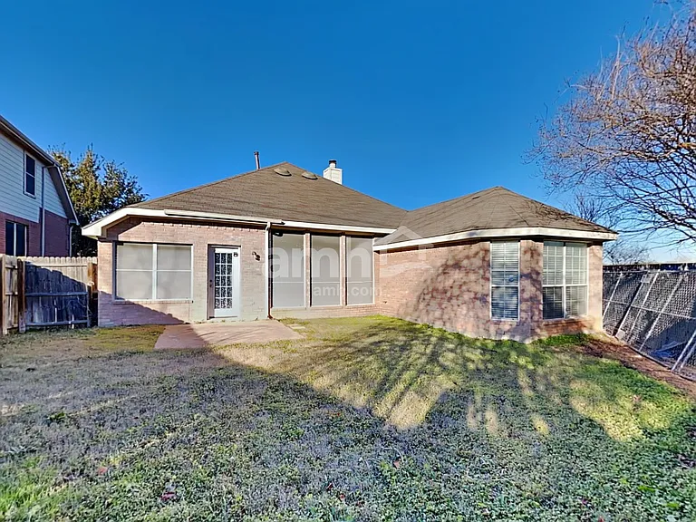 4820 Davy Crockett Trl — Photo 17
