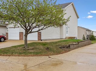 3030 Samuel Ct SW UNIT D, Cedar Rapids, IA 52404