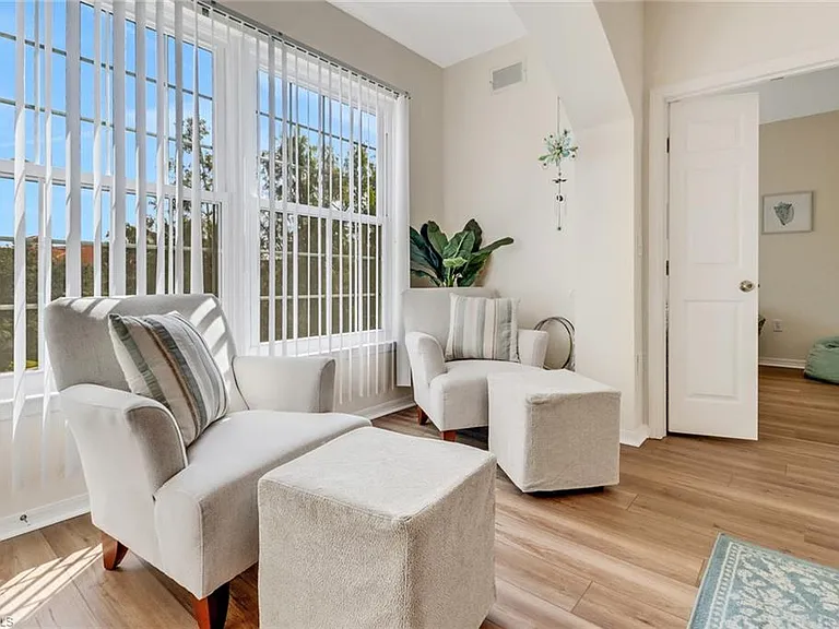 23600 Walden Center Dr #304 — Photo 9