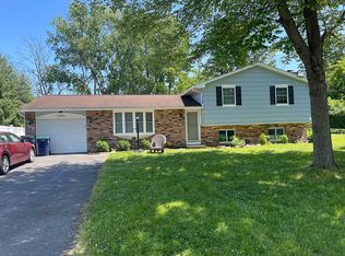 106 Golden Rod Ln, Rochester, NY 14623