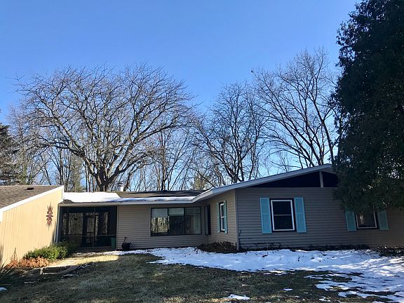 2nd image of 423 Huronview Blvd