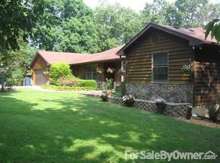 209 Summertree Pl, Holts Summit, MO 65043