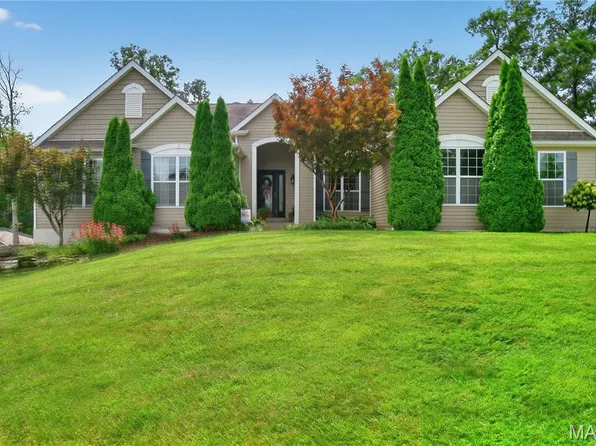 14 Prairie Lake Ct, Wentzville, MO 63385