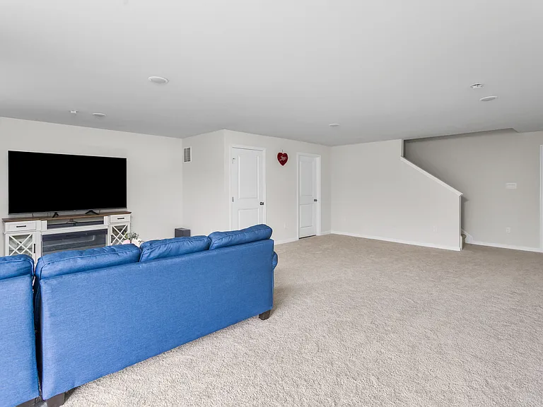 34 Marion Ave — Photo 22