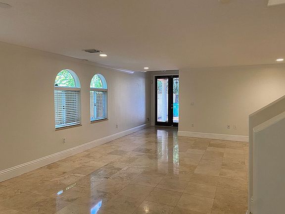 3rd image of 3139 Gifford Ln #3139