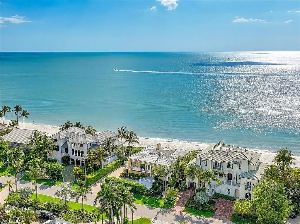 4 bed, 4.0 bath, 4240 sqft, $100,000 — Photo 3