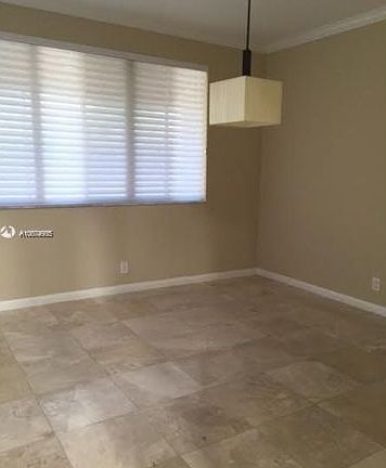 4th image of 1414 Camellia Cir