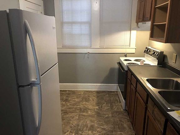 5th image of 306 N Meridian St APT 2