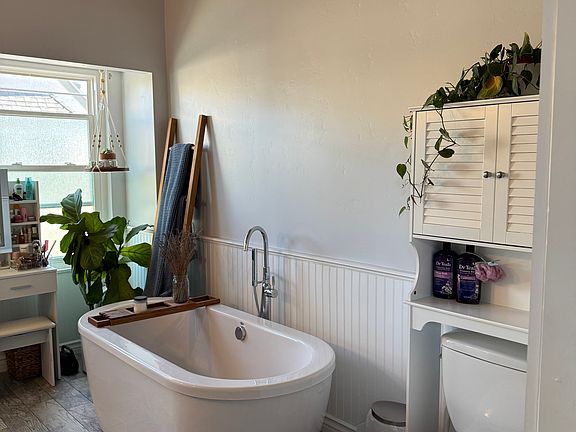 4th image of 3519 31st St APT 3