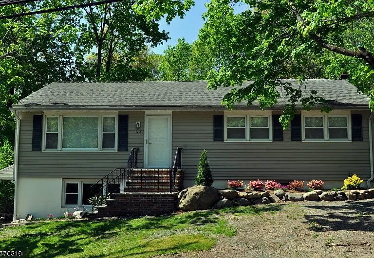 176 Yawpo Ave — Photo 23