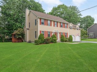 81 Derbyshire Dr, Cranston, RI 02921