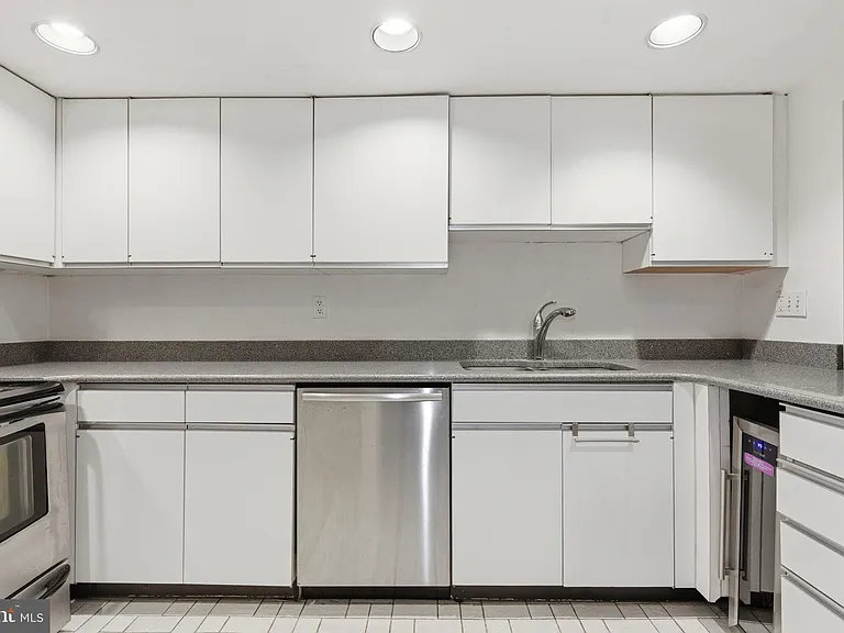 308 E Capitol St NE #11 — Photo 5