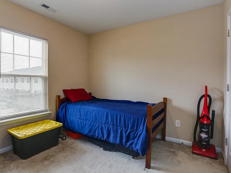 4988 Almandine Ave — Photo 10
