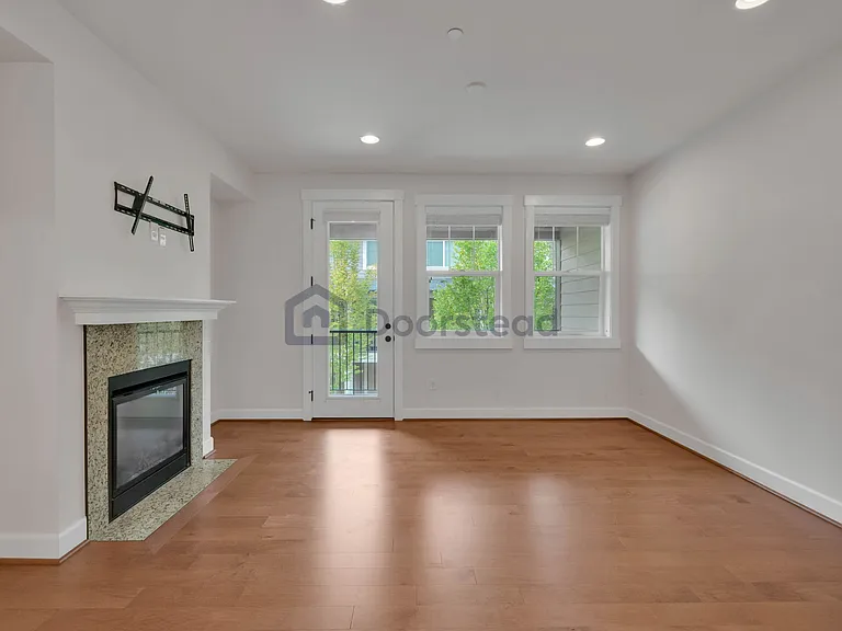 1333 Chelsea Walk NE — Photo 5