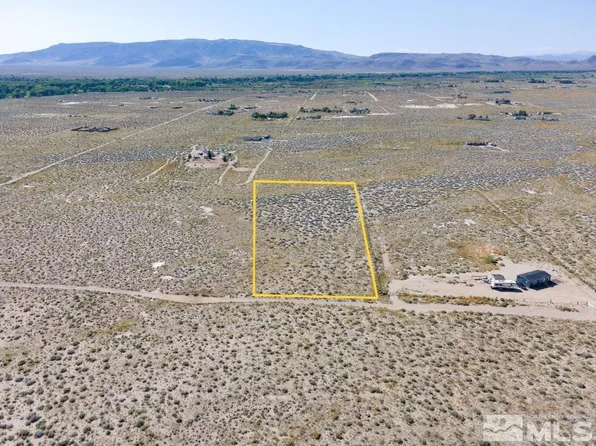 3845 E 6th St, Silver Springs, NV 89429