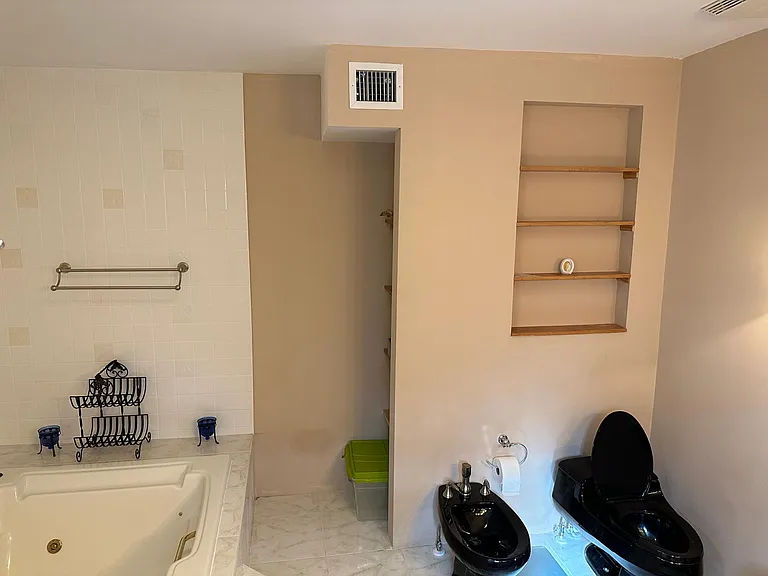 2901 SW 5th St — Photo 4