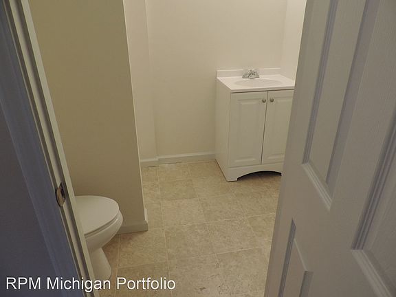 2nd image of 4510 W Hillcrest Dr APT 2