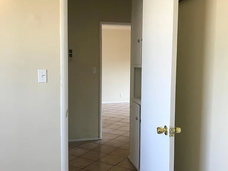 11118 S Osage Ave #10 — Photo 9