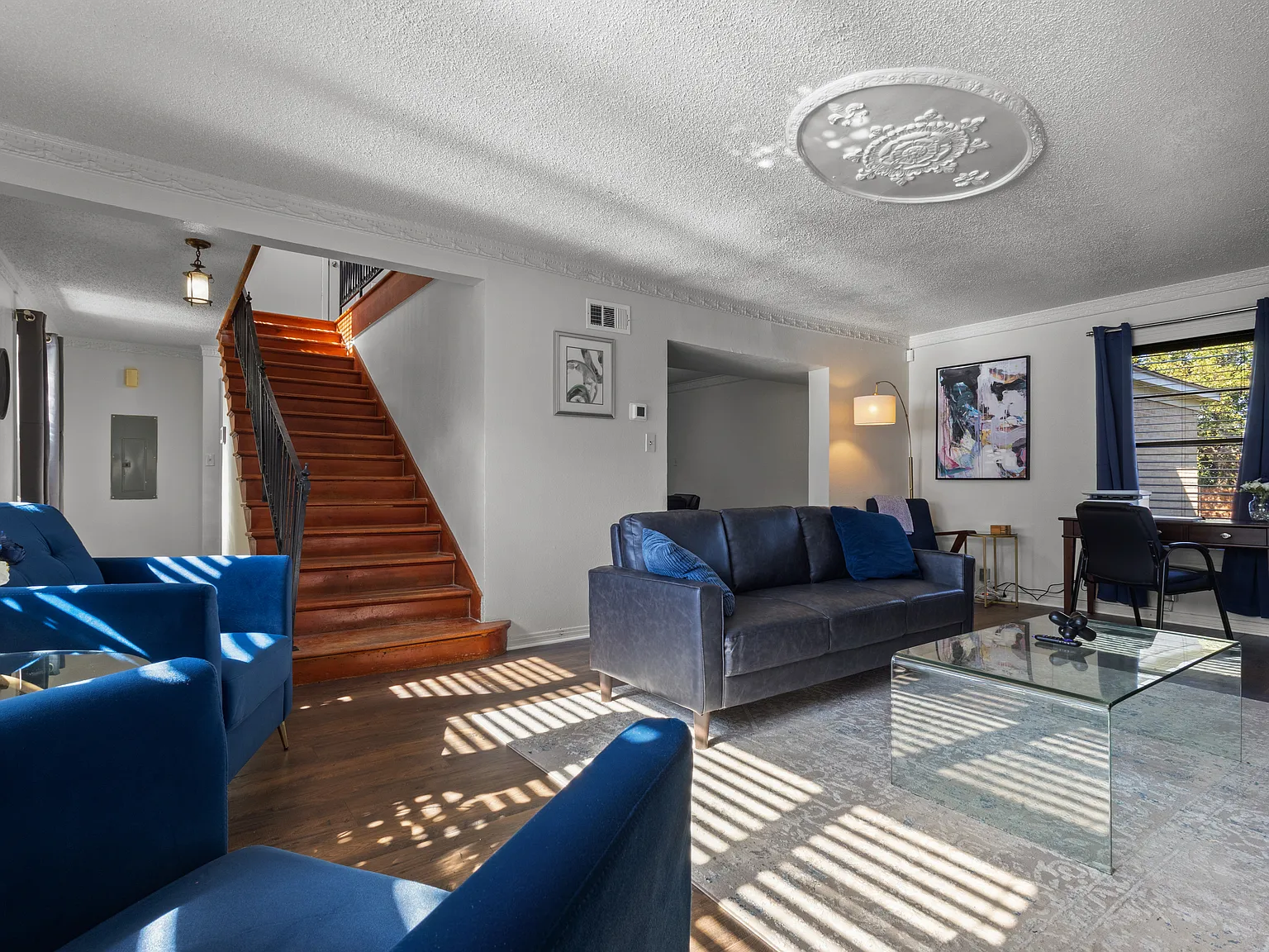 5 bed, 2590 sqft, $4,500 — Photo 4