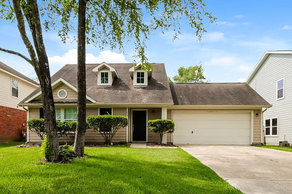 4 bed, 2.0 bath, 1721 sqft, $2,650 — Photo 1